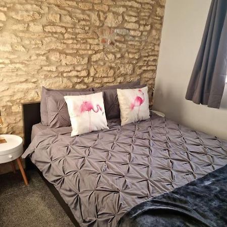 Flamingos Nest Oxford Countryside Apartment Oxford - Bicester Village - Blenheim Palace - Wifi- Free Parking المظهر الخارجي الصورة
